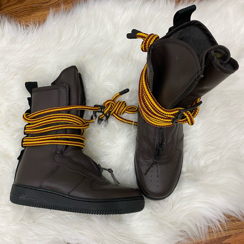 Hi top low calf brown Nike’s 7 juniors 9 women